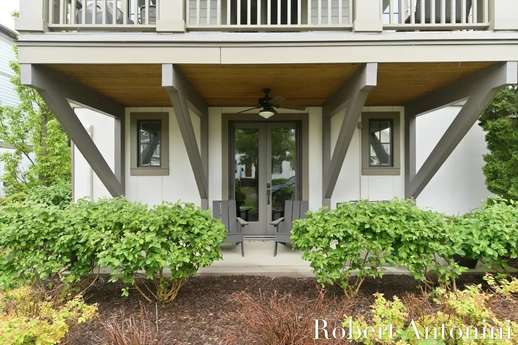 706 Croswell Avenue SE East Grand Rapids City MI 49506