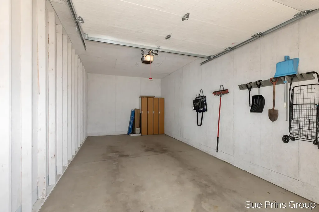 156 W 11th Street Holland City MI 49423