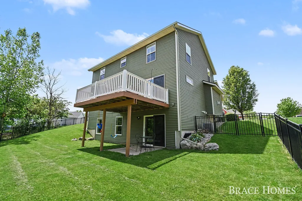 156 Hightower Drive NE Rockford City MI 49341