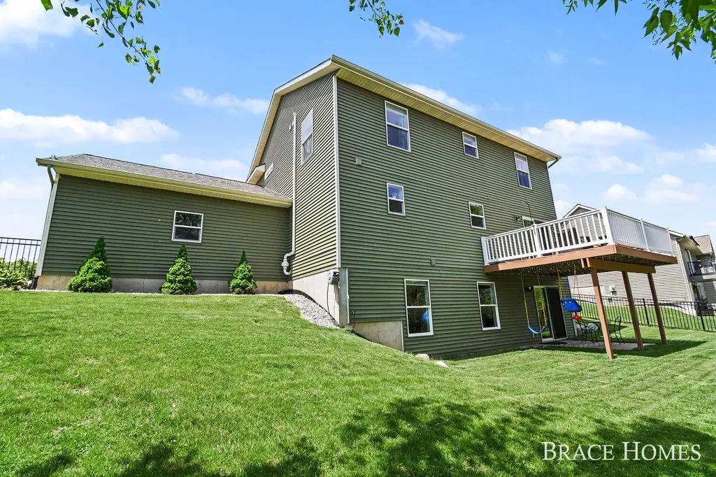 156 Hightower Drive NE Rockford City MI 49341