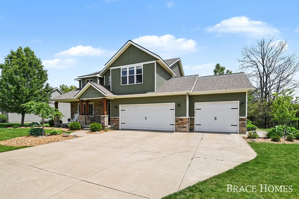 156 Hightower Drive NE Rockford City MI 49341