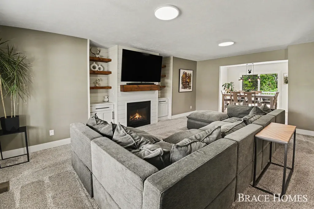 156 Hightower Drive NE Rockford City MI 49341