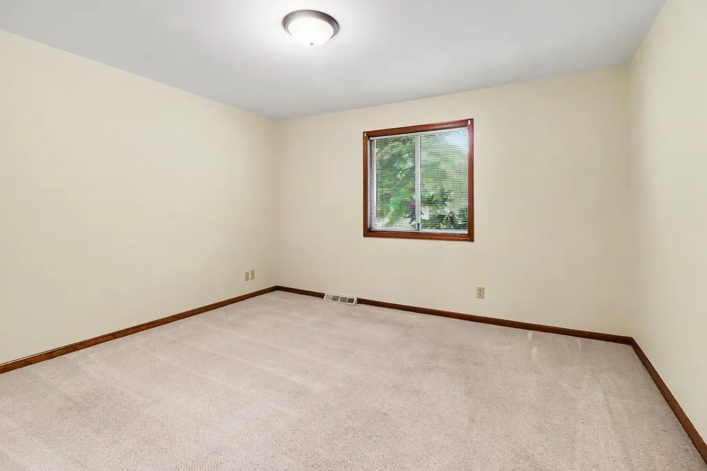 5851 Leisure South Drive SE Kentwood City MI 49548