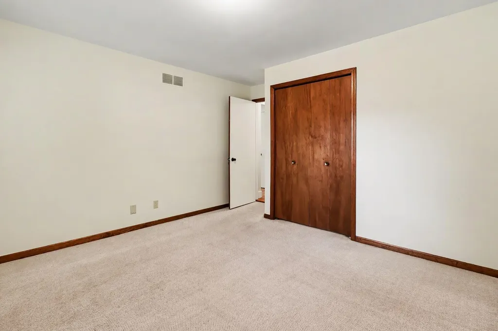 5851 Leisure South Drive SE Kentwood City MI 49548