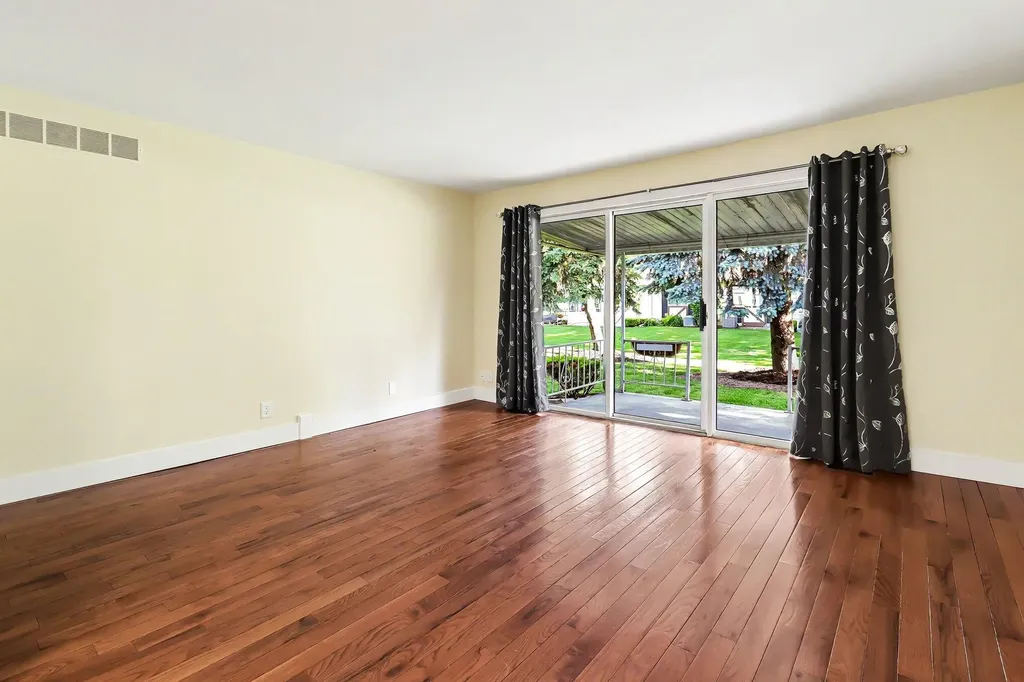 5851 Leisure South Drive SE Kentwood City MI 49548