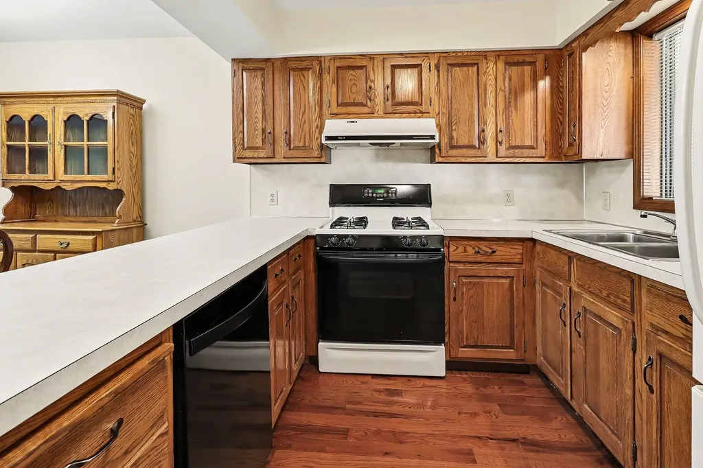 5851 Leisure South Drive SE Kentwood City MI 49548