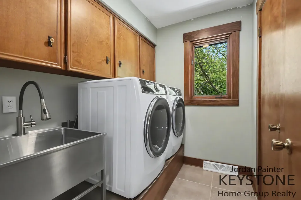 5964 Chicago Drive Zeeland Charter Township MI 49464