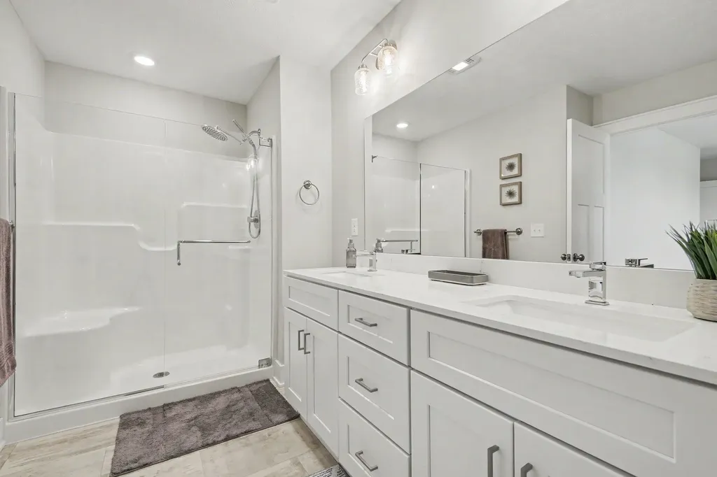 4819 Stonewood River Avenue SW Wyoming City MI 49418