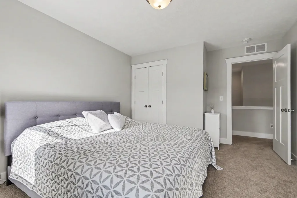 4819 Stonewood River Avenue SW Wyoming City MI 49418