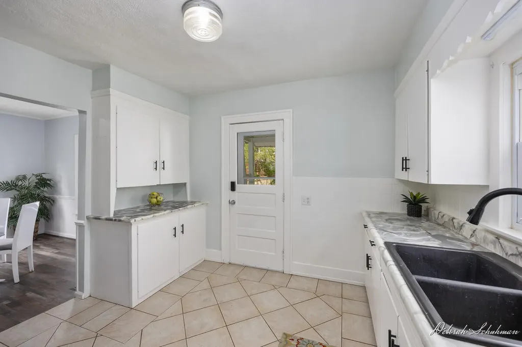 1520 Silver Creek Avenue SE Grand Rapids City MI 49507