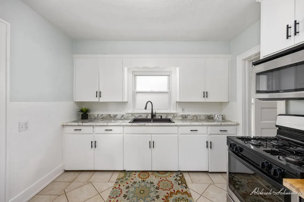 1520 Silver Creek Avenue SE Grand Rapids City MI 49507