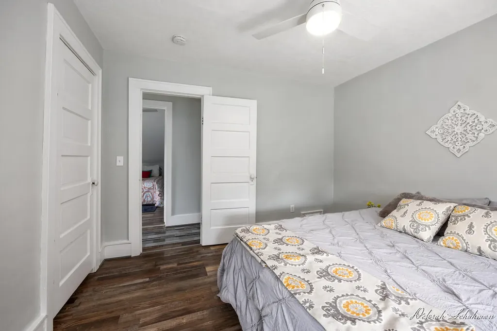 1520 Silver Creek Avenue SE Grand Rapids City MI 49507