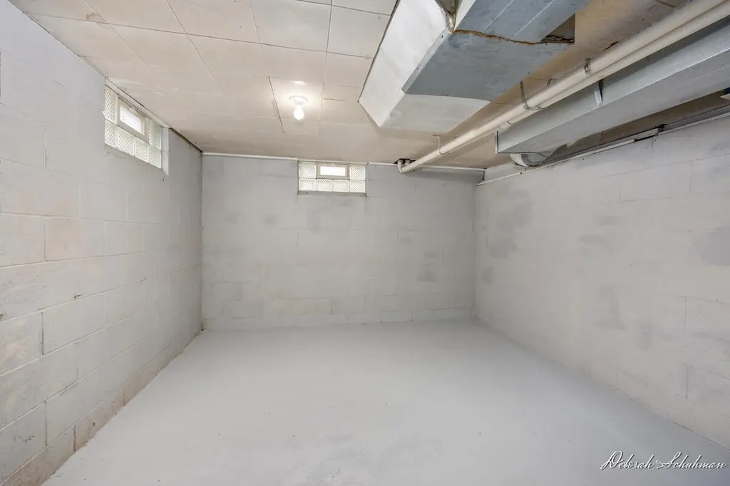 1520 Silver Creek Avenue SE Grand Rapids City MI 49507