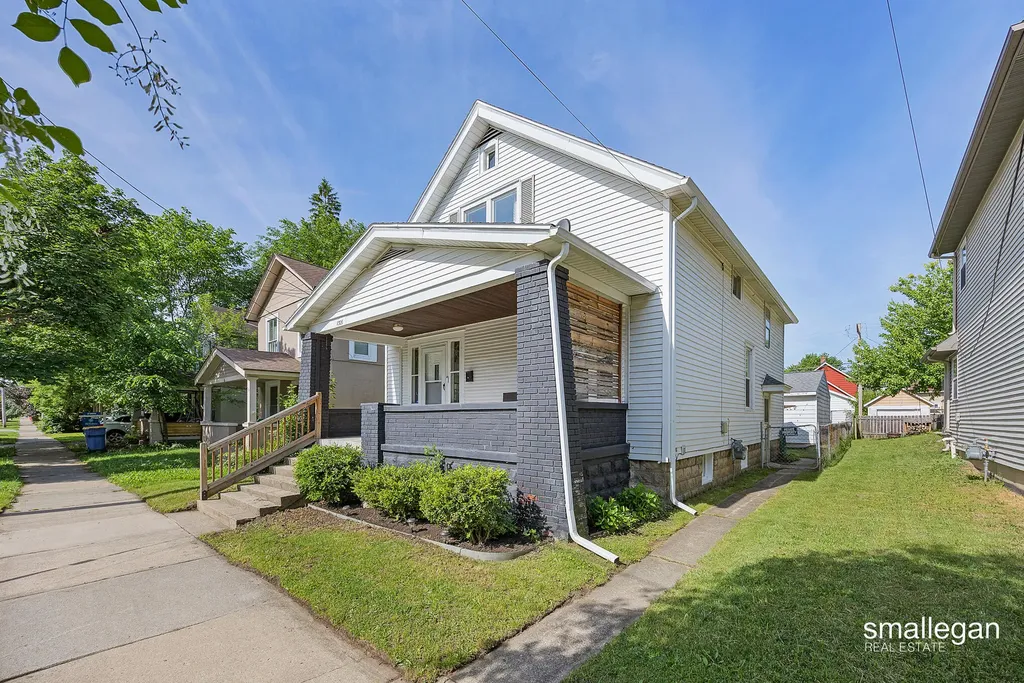 1321 Davis Avenue NW Grand Rapids City MI 49504