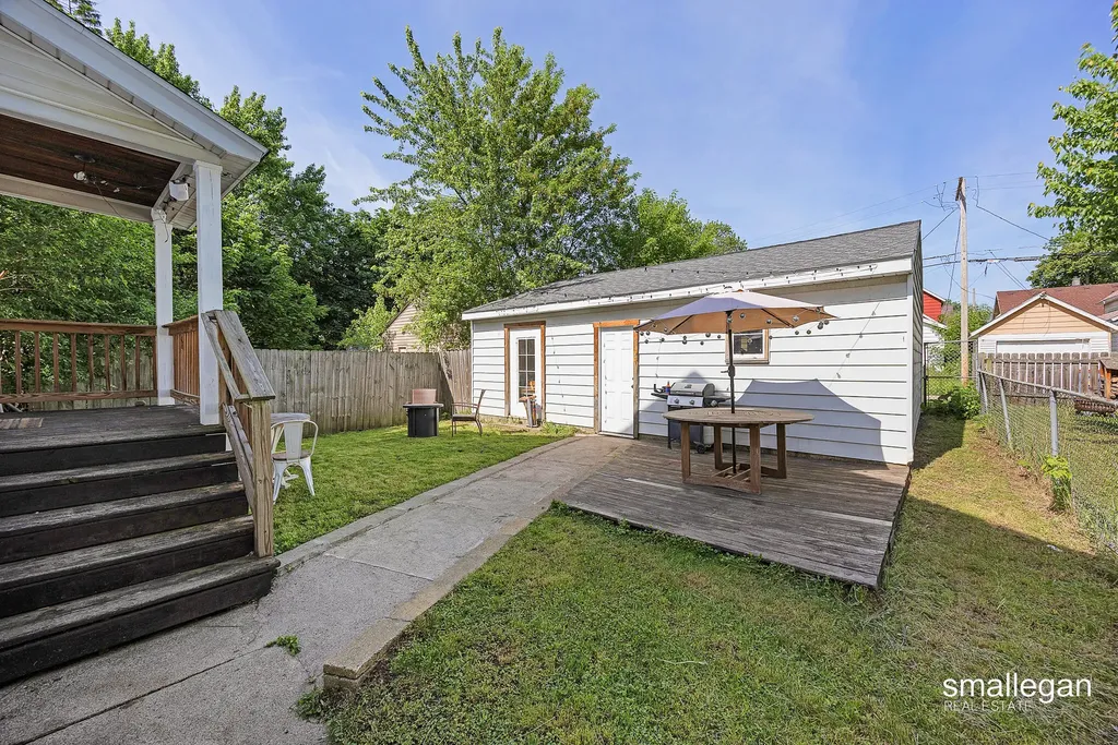 1321 Davis Avenue NW Grand Rapids City MI 49504