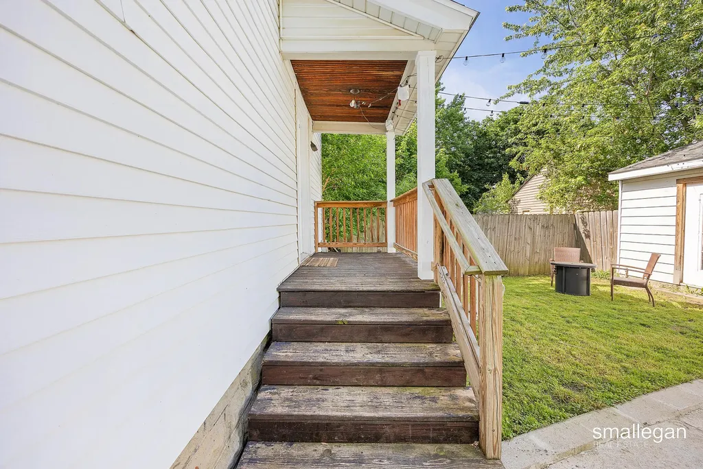 1321 Davis Avenue NW Grand Rapids City MI 49504
