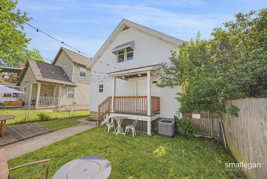 1321 Davis Avenue NW Grand Rapids City MI 49504
