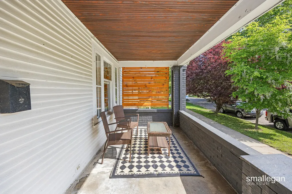 1321 Davis Avenue NW Grand Rapids City MI 49504