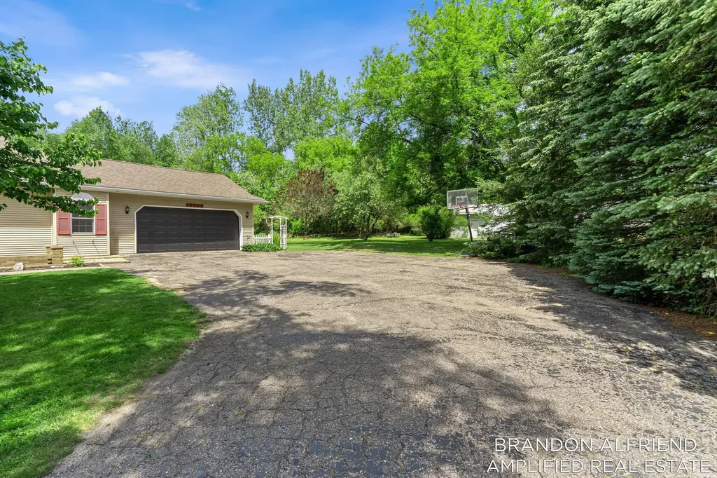 10226 SW Greenville Road Greenville City MI 48838