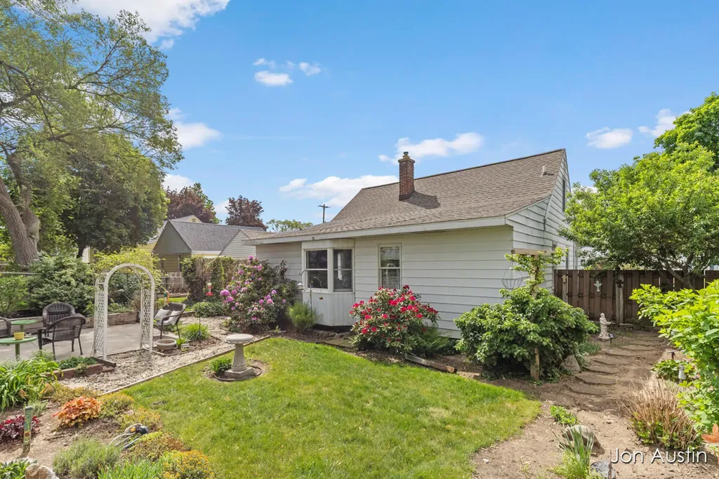 847 Blanchard Street SW Wyoming City MI 49509