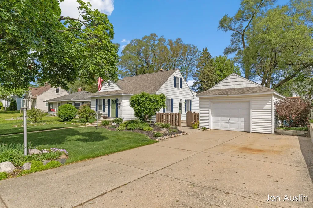 847 Blanchard Street SW Wyoming City MI 49509