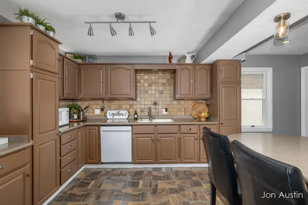 847 Blanchard Street SW Wyoming City MI 49509