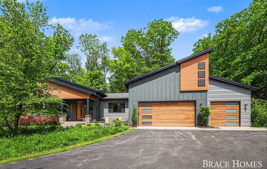 6234 Hall Street SE Cascade Charter Township MI 49546
