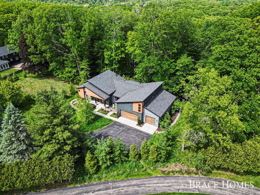 6234 Hall Street SE Cascade Charter Township MI 49546