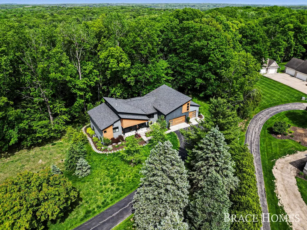 6234 Hall Street SE Cascade Charter Township MI 49546