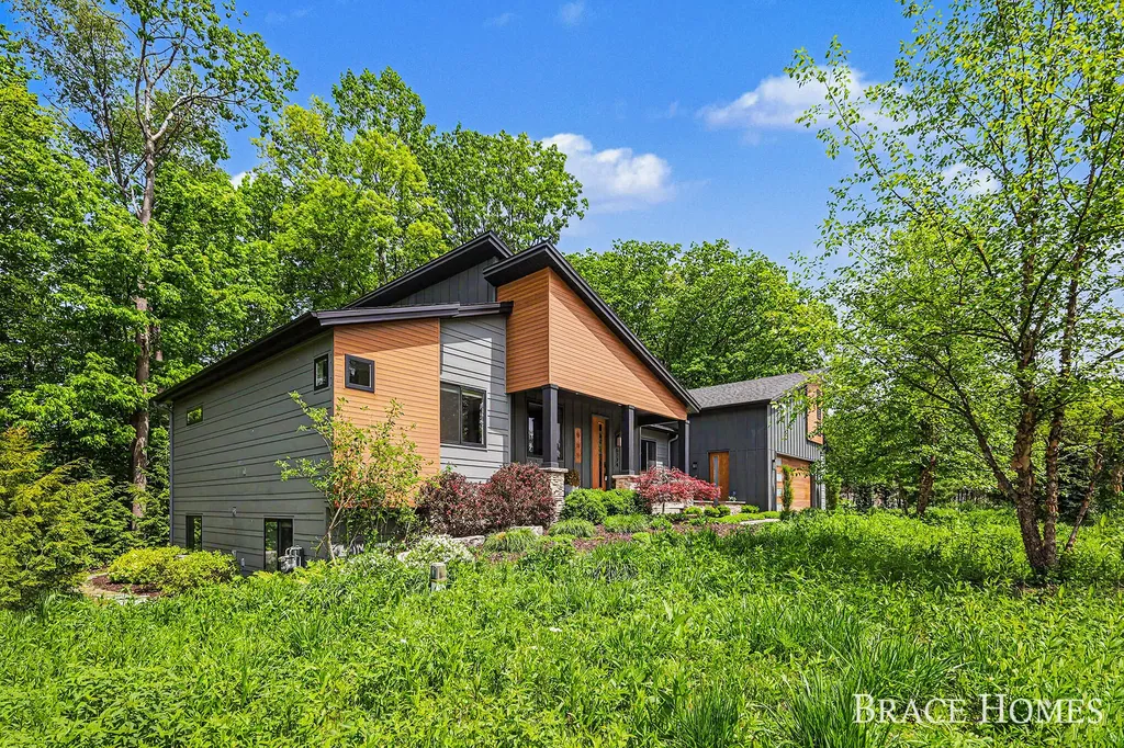 6234 Hall Street SE Cascade Charter Township MI 49546