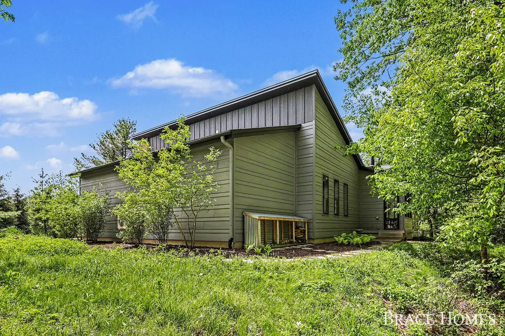 6234 Hall Street SE Cascade Charter Township MI 49546