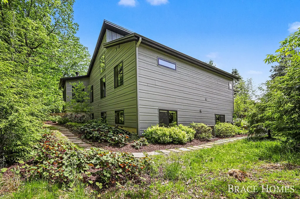 6234 Hall Street SE Cascade Charter Township MI 49546