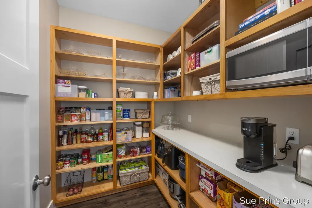 8429 Pinecroft Court Blendon Township MI 49426