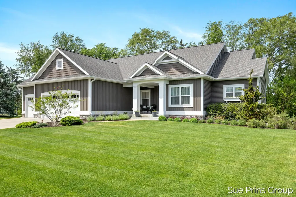 8429 Pinecroft Court Blendon Township MI 49426