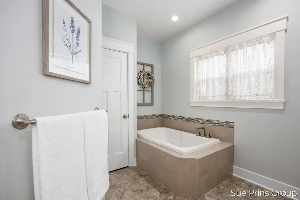 8429 Pinecroft Court Blendon Township MI 49426