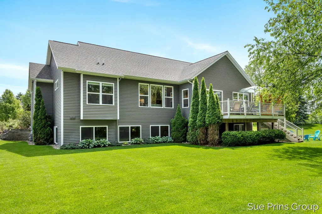 8429 Pinecroft Court Blendon Township MI 49426