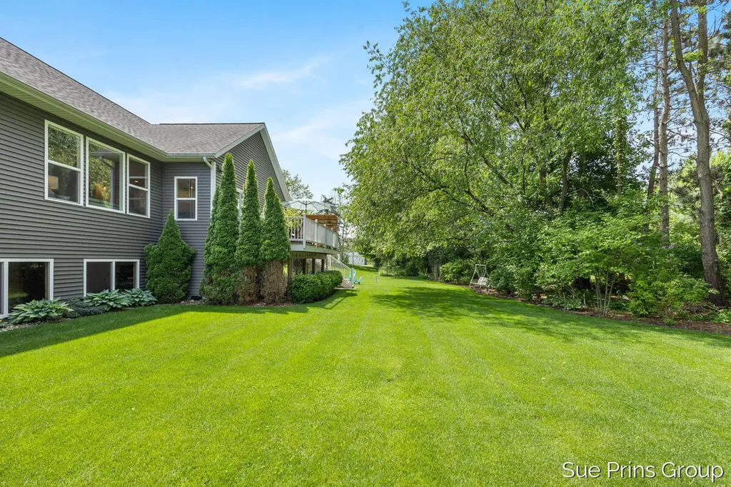 8429 Pinecroft Court Blendon Township MI 49426