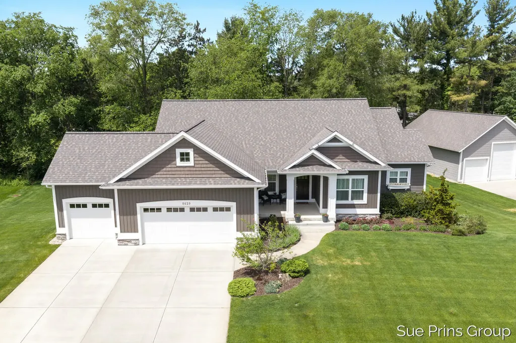 8429 Pinecroft Court Blendon Township MI 49426