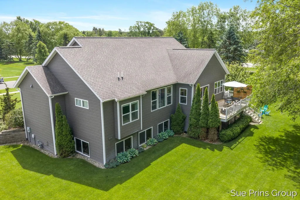 8429 Pinecroft Court Blendon Township MI 49426