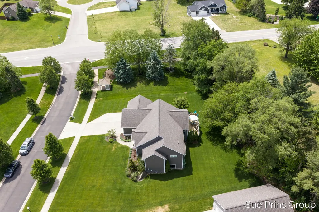8429 Pinecroft Court Blendon Township MI 49426