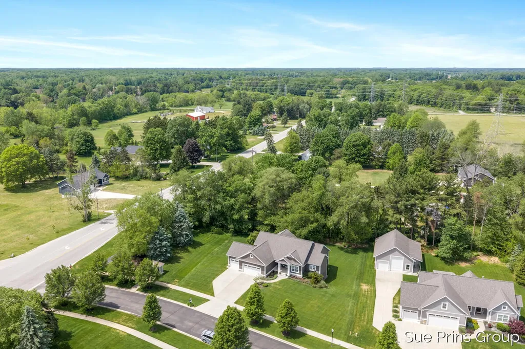 8429 Pinecroft Court Blendon Township MI 49426