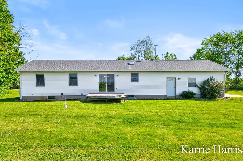 6048 S Cedar Lake Road SE Bushnell Township MI 48884