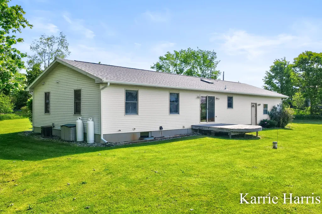6048 S Cedar Lake Road SE Bushnell Township MI 48884
