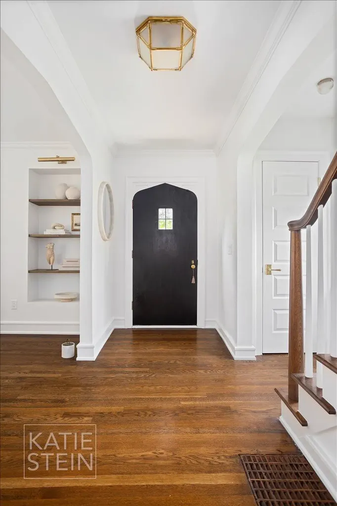 2517 Richards Drive SE East Grand Rapids City MI 49506
