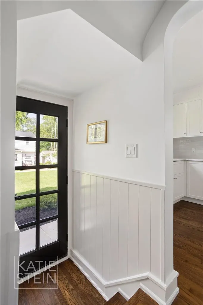 2517 Richards Drive SE East Grand Rapids City MI 49506