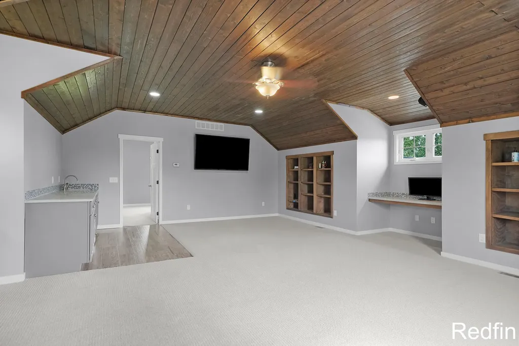10580 Stirrup Drive Gaines Charter Township MI 49316