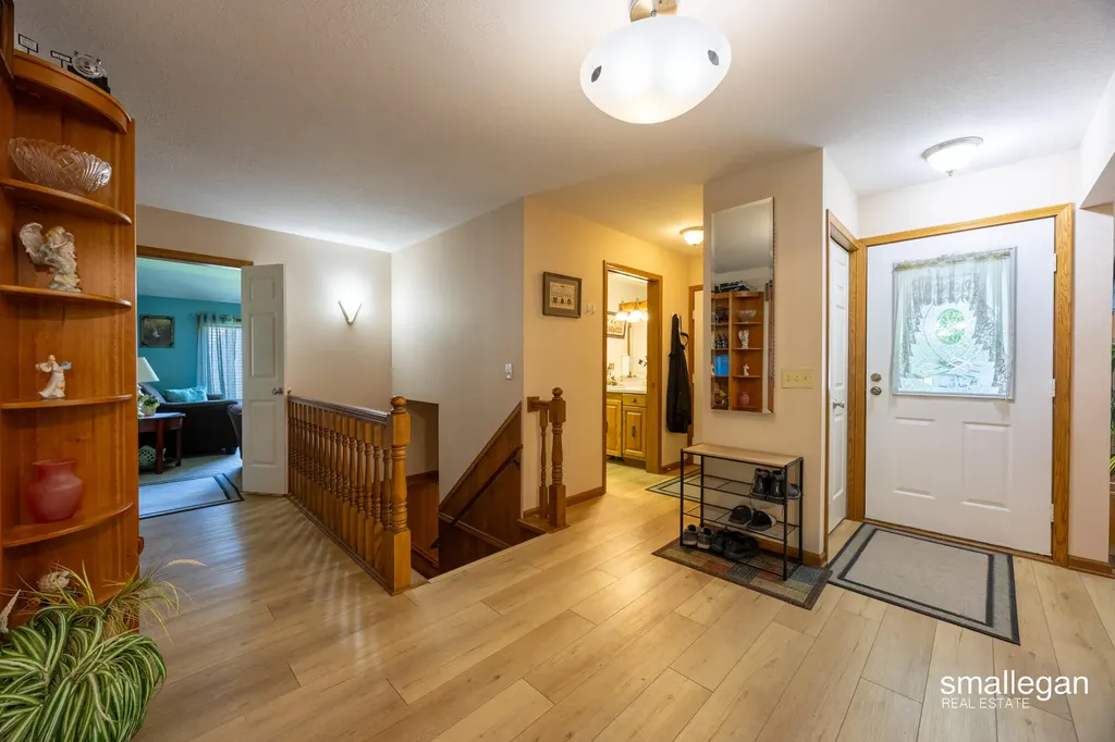 4213 Redbush Drive SW Grandville City MI 49418