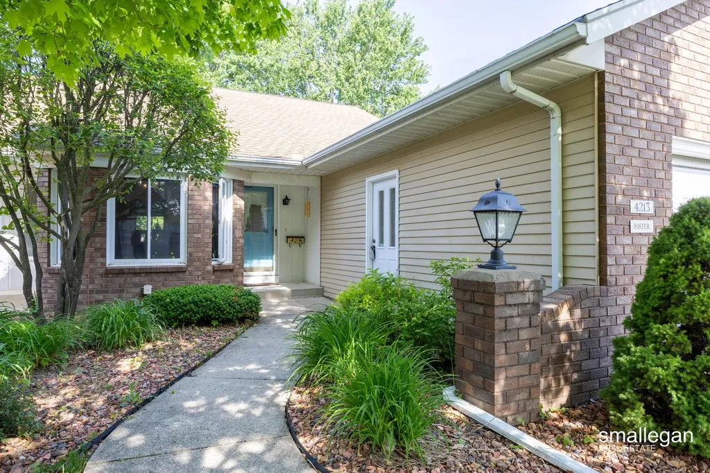 4213 Redbush Drive SW Grandville City MI 49418