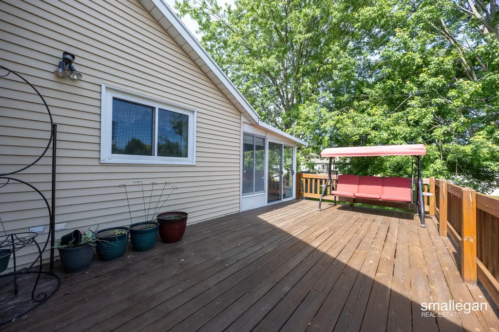 4213 Redbush Drive SW Grandville City MI 49418