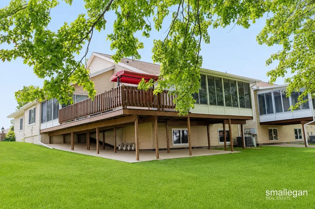 4213 Redbush Drive SW Grandville City MI 49418